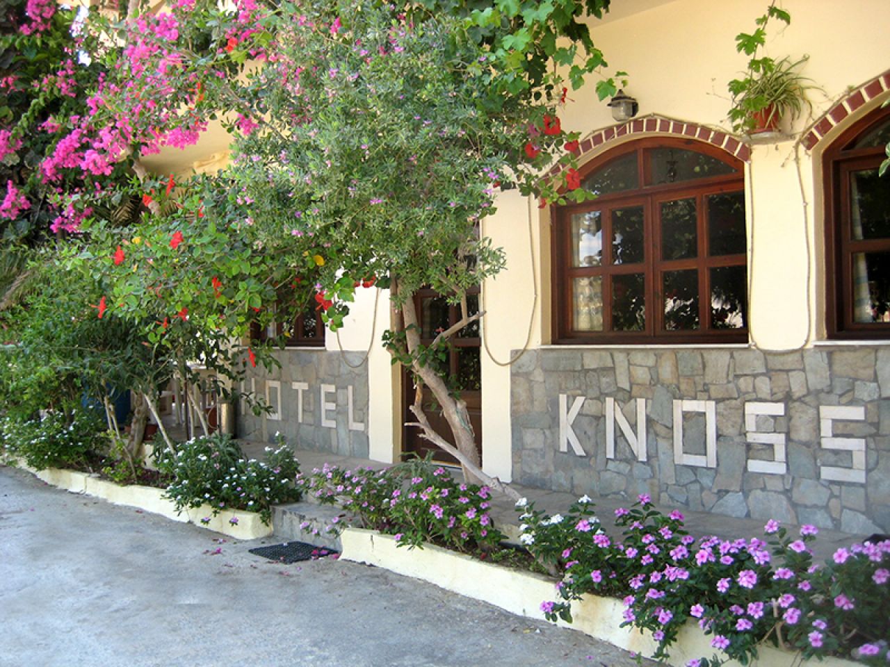 Willkommen im Hotel Knossos