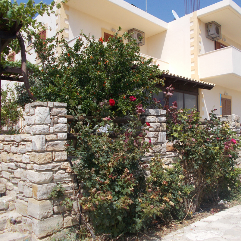 knossos apartment